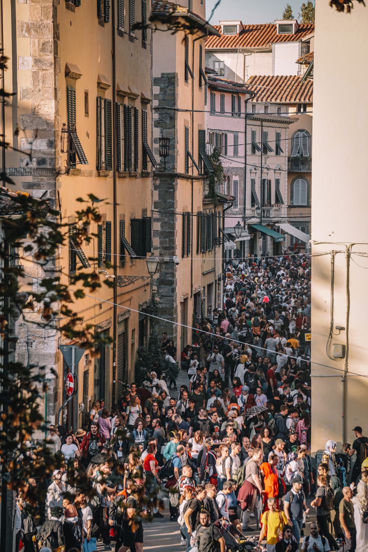 Perché si fanno le file di notte a Lucca Comics? (sembra folle, ma è vero!)