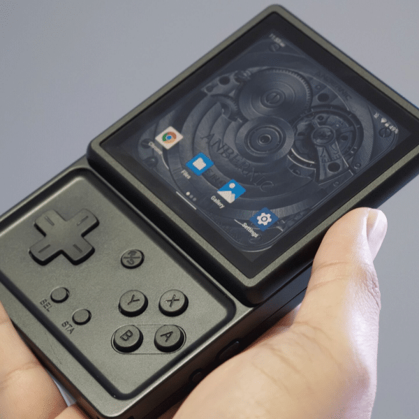 RG Rotate: la console Anbernic ha senso solo con i giochi giusti