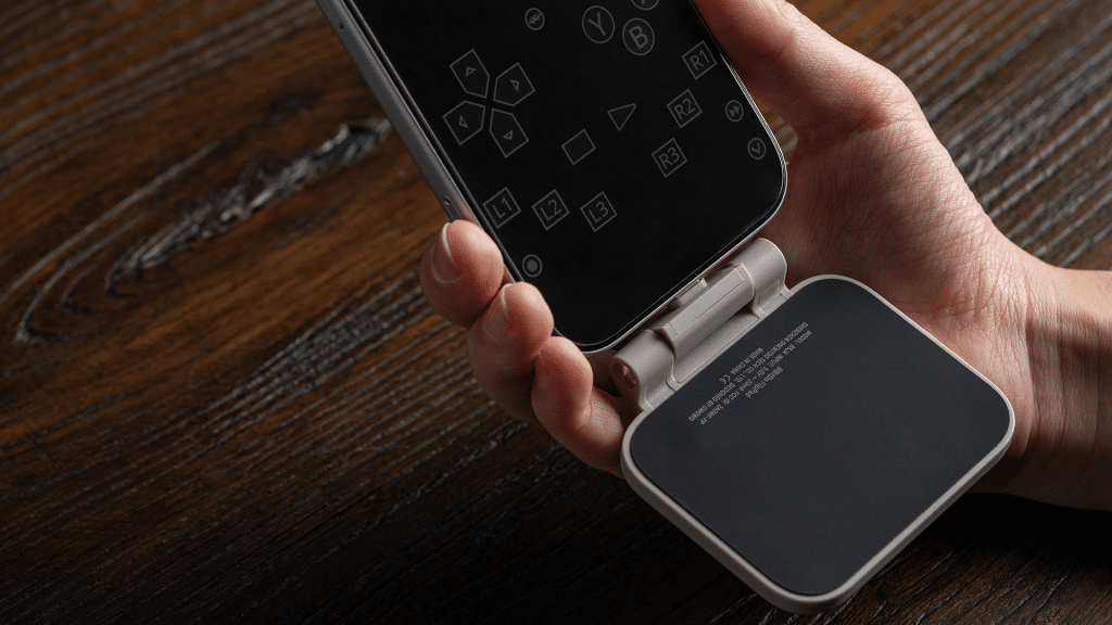 8bitdo flippad arriva in europa: prezzo, compatibilità e come funziona il controller per smartphone
