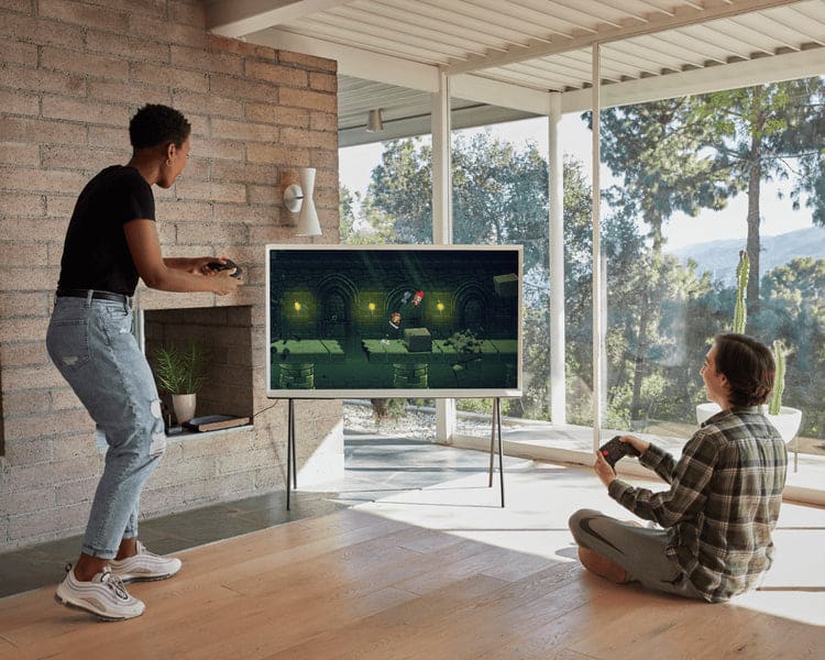 atari vcs collegata al televisore durante una sessione di gioco, immagine ufficiale atari