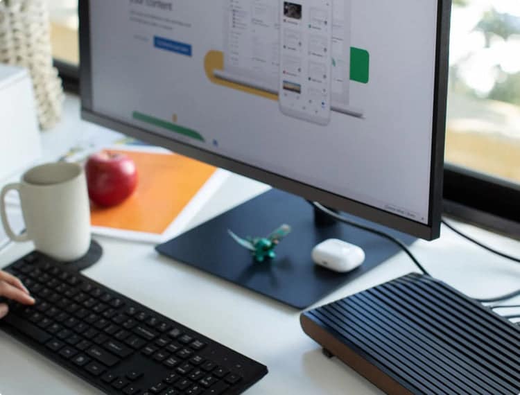 atari vcs collegata a monitor e tastiera per l'utilizzo in modalità pc
